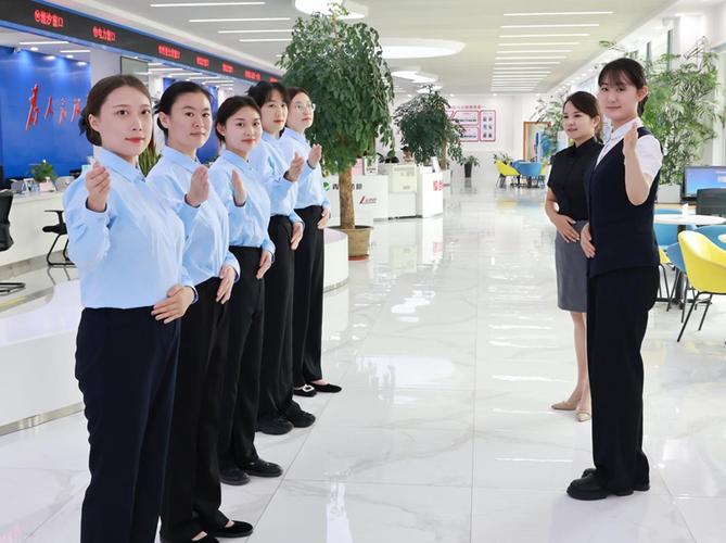 高新區王因街道便民服務中心開展禮儀培訓 提升票務代理服務水平